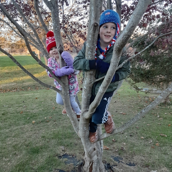 🥳💥Hi I am Britta! WELCOME TO MY CLOSET!! - Picture 2 of 8